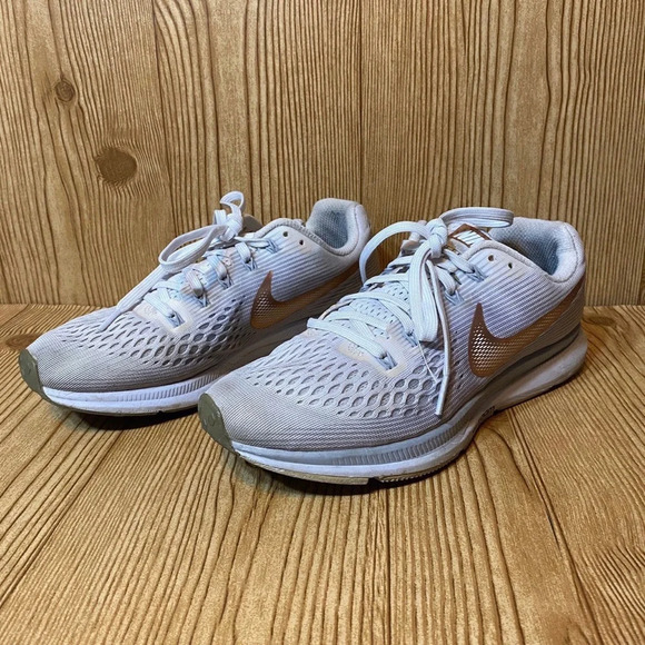 Nike Air Zoom Pegasus 34 running sneakers
Women’s size 8 - Picture 2 of 4